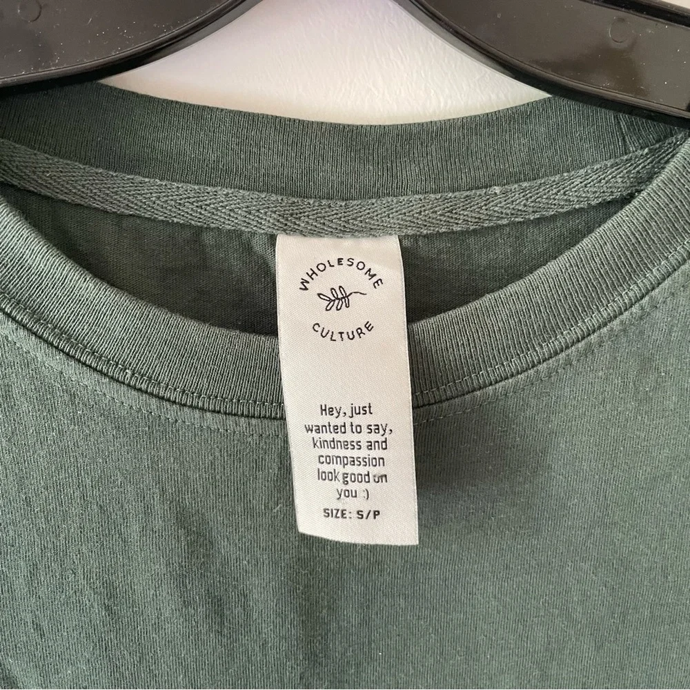 Green basic T-shirt - Picture 3 of 4